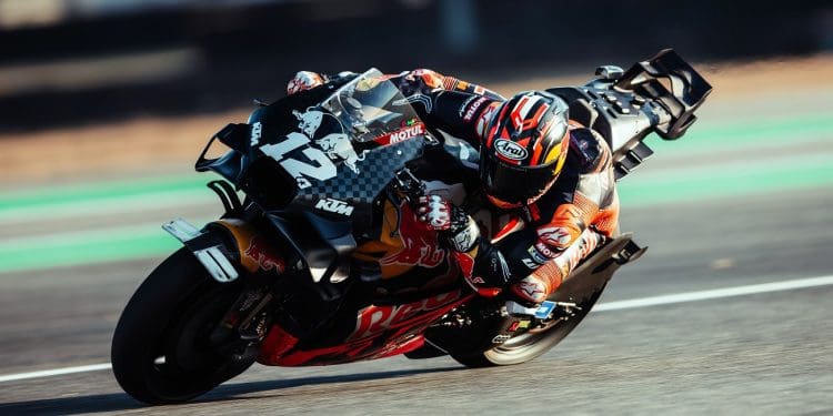 Maverick Viñales ‘super motivado’ para arranque de época, mas avisa: ‘Leva tempo a explorar a KTM, mas temos de confiar no processo’