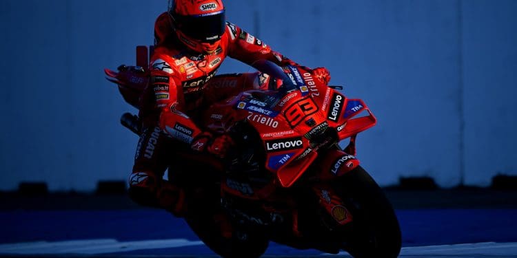 Dia 2 dos testes do MotoGP estão a meio, com Marc Márquez como líder e Miguel Oliveira em 19.º