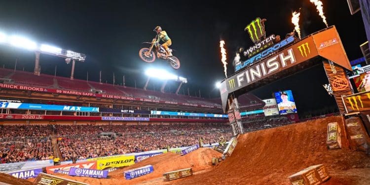 Max Anstie vence em Tampa após corrida atribulada na segunda ronda do 250SX zona Este