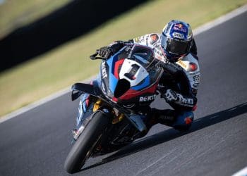Razgatlioglu faz soar alarmes na BMW: ‘Desde que mudaram o quadro da moto tudo está diferente; Não curva, não trava, não tem aderência’