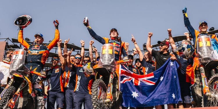 KTM 450 Rally: A moto que conquistou o Dakar – Reveja como a equipa brilhou em 2025 (vídeo)