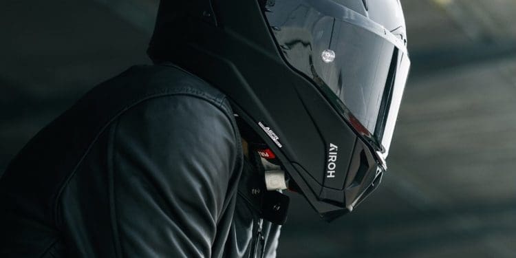 Novo Airoh GP 800: Muita adrenalina e estilo em segurança