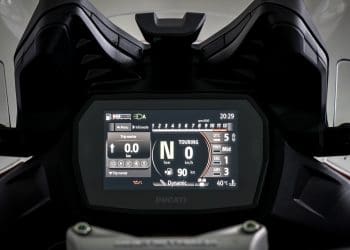 Ducati propõe painel de instrumentos com inclinação ajustável