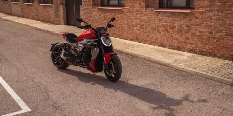 Ducati revela a sua única Sport Cruiser XDiavel V4 totalmente redesenhada