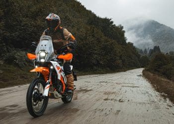 Nova KTM 390 Adventure R chega em 2025, mas com uma particularidade surpreendente
