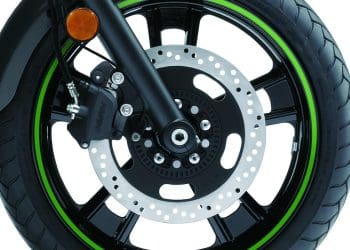 Manutenção do sistema de travagem da moto: Guia sobre como verificar tudo para a sua segurança