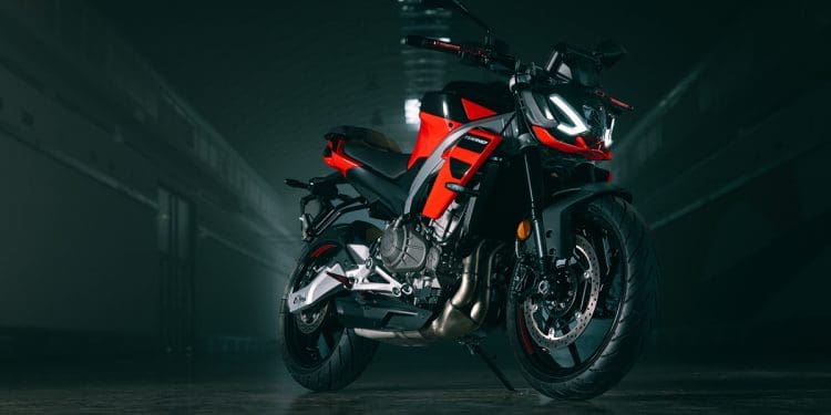 Nova Aprilia Tuono 457 entra em pré-reserva (mas só em Itália)