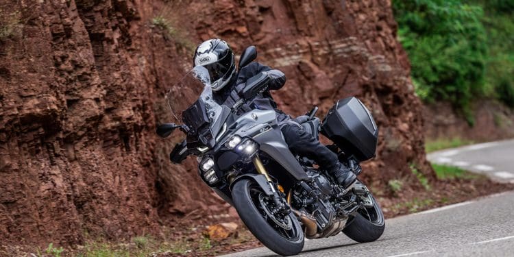 Yamaha Tracer9 GT: Inovadora e a única com os novos faróis matrix led adaptativos