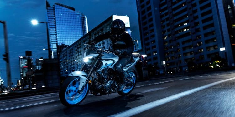 Yamaha MT-03 ABS a caminho 2025: Mais «inteligente» e com design renovado