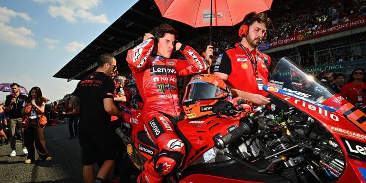 Marc Márquez admite que se questiona sobre a razão pela qual continuar a pilotar, e responde: ‘As motos são a minha paixão’