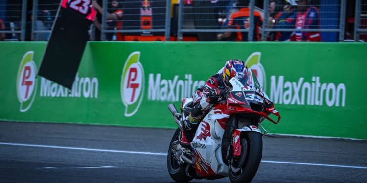 Somkiat Chantra analisou Fabio Quartararo e Maverick Viñales em Buriram e lamenta: ‘Fui demasiado agressivo no início e destruí o pneu’