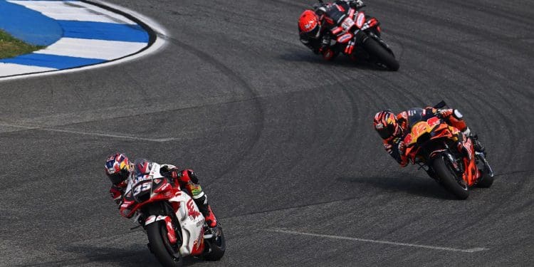 Feliz pela estreia no MotoGP, Somkiat Chantra tentou «abanar» Quartararo e Viñales: ‘Foi uma experiência e dia bom para mim’