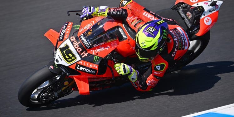 Álvaro Bautista vai correr em Portugal de forma «livre»: ‘É uma pista difícil; Importante é divertirmo-nos, sem pressão sobre o resultado’