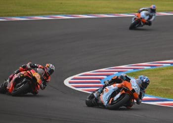 Raúl Fernández e o momento que valeu o toque e a queda de Enea Bastianini: ‘Foi um momento em que se viu quem teve mais «tomates»’