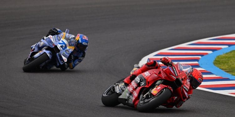 ‘Agora é o Campeonato Márquez; talvez devessemos pedir a Rossi para voltar?’ – Razlan Razali