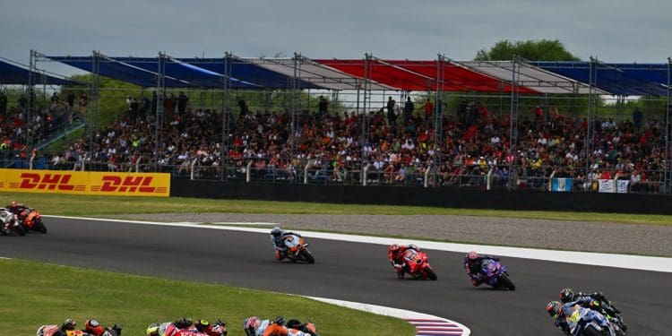 Se Carmelo Ezpeleta sair, braço direito de Wayne Rainey é forte candidato à liderança do MotoGP