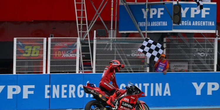 ‘A única pessoa que pode parar o Marc Márquez é ele próprio’ – Kevin Schwantz