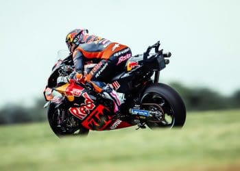 Enea Bastianini aponta dedo ao «culpado» Raúl Fernández: ‘A corrida terminou bem cedo; Empurrou-me para fora’