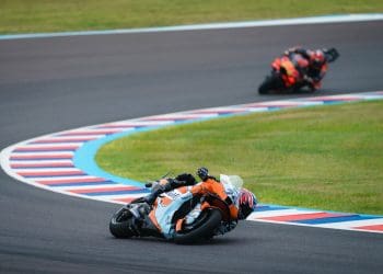 ‘Ai Ogura? Se ele continuar assim, um pódio irá chegar em breve’ – Álex Rins