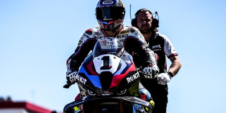 Toprak Razgatlioglu vezes três: Nova vitória em fim de semana quase perfeito