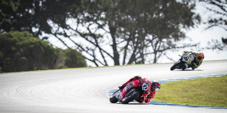 Nova Ducati Panigale V4 R estreia-se em pista este mês