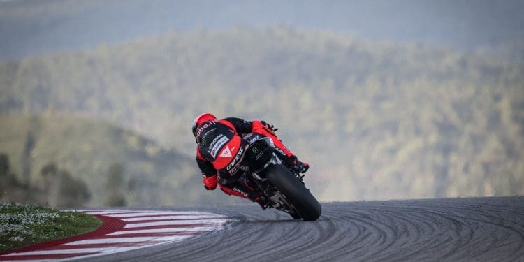 Ducati dominou FP1 do WSBK em Portimão; Toprak Razgatlioglu não rodou com problema técnico