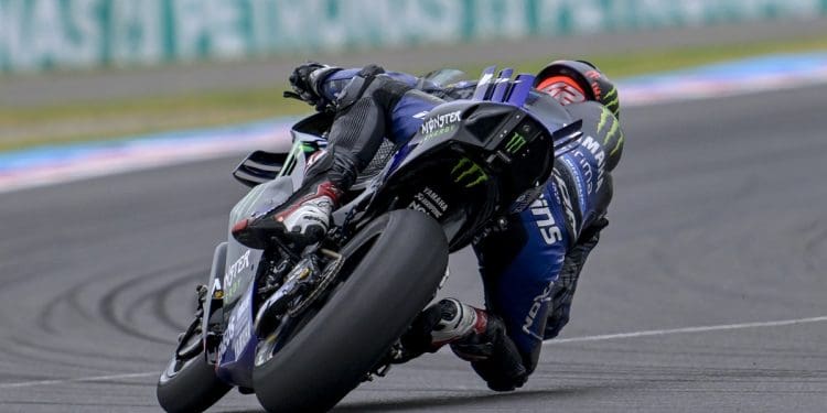 Alex Barros analisa situação da Yamaha: ‘Miguel Oliveira disse-me que a moto não tem tração’