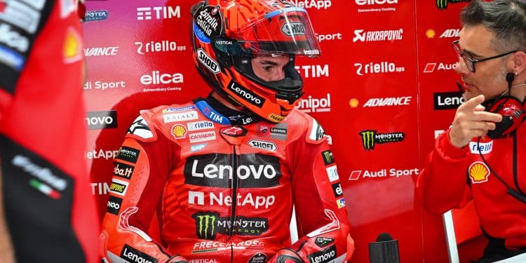 Bagnaia longe de ser eficaz, diz Neil Hodgson: ‘Após as primeiras nove voltas do Márquez, cinco têm bons dados e o Pecco tem zero’