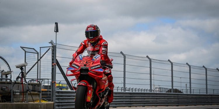 Marc Márquez aborda polémica antes do arranque da corrida e como tentou influenciar adversários: ‘Se dez pilotos me seguissem…’