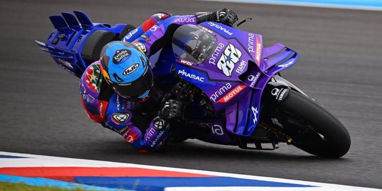 Miguel Oliveira deve falhar domingo de GP da Argentina: Apesar de não haver fraturas, há preocupação com lesões a nível dos ligamentos