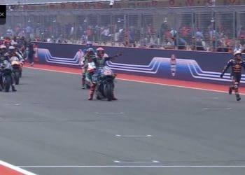 Davide Brivio a ferver com decisão da Direção de Corrida: ‘Arriscámos, tomámos a decisão certa e agora param tudo porque alguns pilotos…’