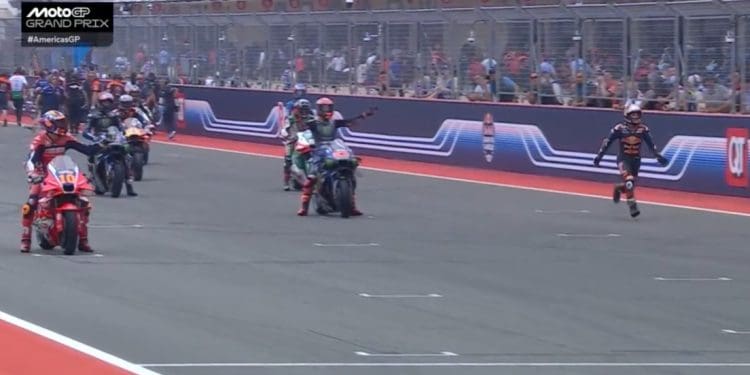 Davide Brivio a ferver com decisão da Direção de Corrida: ‘Arriscámos, tomámos a decisão certa e agora param tudo porque alguns pilotos…’