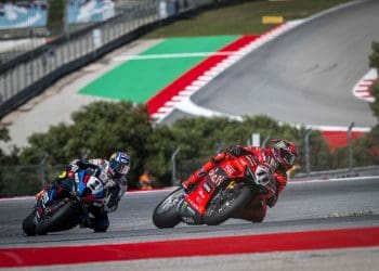 Nicolò Bulega feliz por ter ‘lutado até ao último metro’ com Razgatlioglu em Portimão