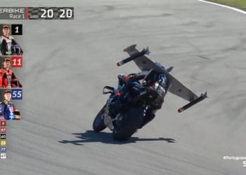 Vídeo: O «jato caça» Toprak Razgatlioglu em Portimão