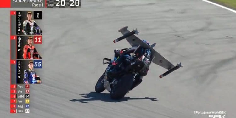 Vídeo: O «jato caça» Toprak Razgatlioglu em Portimão