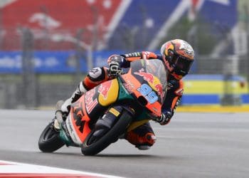 Jose Antonio Rueda faz festa no Rodeo e bate tudo e todos no Moto3