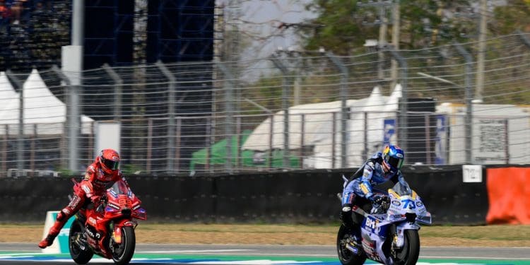 Gresini sabia que Álex Márquez dificilmente ganharia: ‘Eu sabia que o Marc Márquez ia atacar’