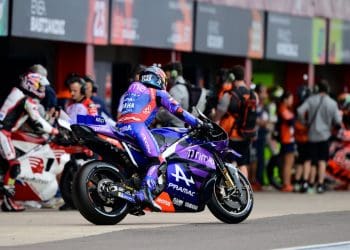 Miguel Oliveira com suspeitas de fratura vai ao hospital