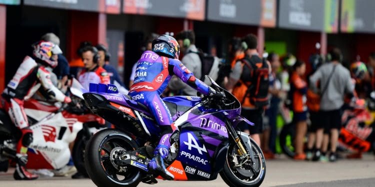 Miguel Oliveira com suspeitas de fratura vai ao hospital