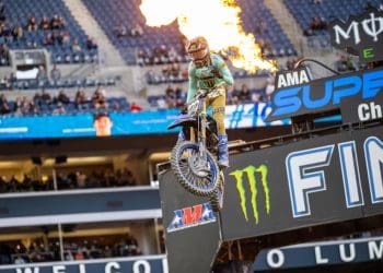 Cole Davies triunfa no AMA Supercross 250 em Seattle