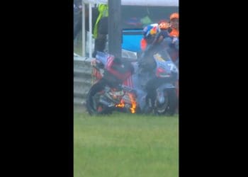 Vídeo: Recorde como Álex Márquez viu a sua moto «on fire» literalmente, na Argentina