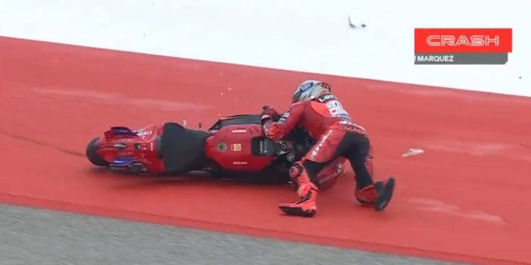 Vídeo: Estrondo em Austin com Marc Márquez a cair quando liderava GP das Américas