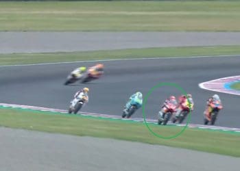 Vídeo: Ángel Piqueras «roubou» vitória no Moto3, e não ficou imune à polémica