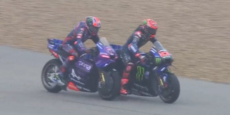 Vídeo: Jack ‘Taxi’ Miller de serviço para «salvar» Fabio Quartararo