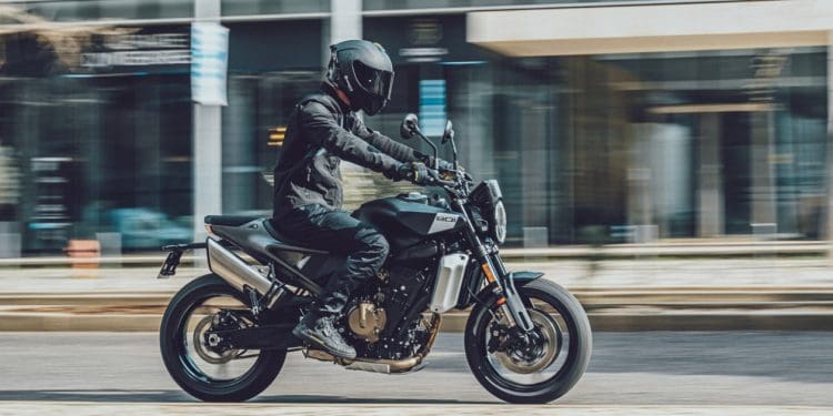 Husqvarna lança garantia premium de quatro anos para modelos de estrada
