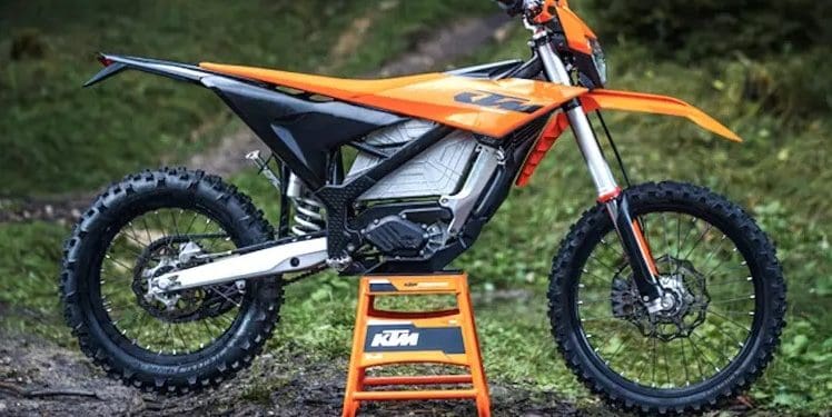 KTM remove de forma misteriosa referências à nova moto elétrica Freeride E: Um final prematuro de projeto?