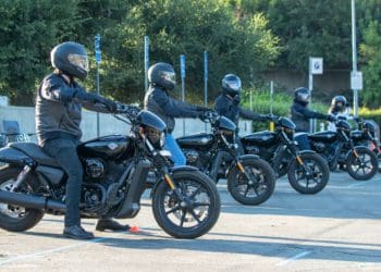 A experiência de conduzir uma moto pela primeira vez