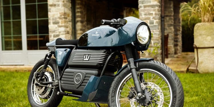 Criação única a caminho: RGNT e Crooked Motorcycles unem-se para construir Cafe Racer elétrica