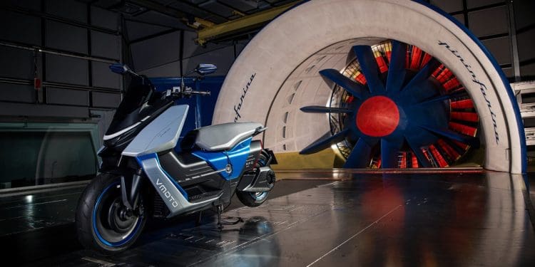 Vídeo: Vmoto APD, a primeira maxi scooter desenhada no túnel de vento da Pininfarina