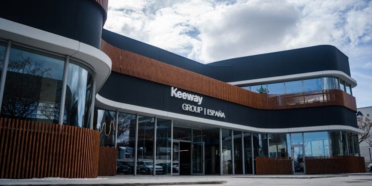 Keeway comemora 20 Anos em Espanha com novas instalações